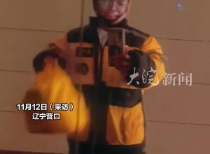 1米2“小矮人”外卖员异乡打拼，自食其力活成自己的巨人，“每个人都是上天最好的安排”
