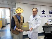 安慶一一六醫院：患者十年溫情記錄 醫護人員獲贈珍貴影集