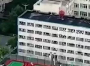 河南一高中学生会干部被曝受贿，归还被没收手机 每台收费300元，已被撤销职务 警方介入调查