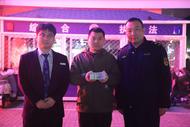 阜南一城管拾5000元現(xiàn)金  原地等待失主