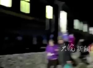 黑龙江一列车行驶中脱线，官方通报：无人员伤亡