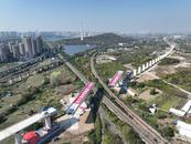 淮宿蚌城際鐵路跨京滬鐵路連續(xù)梁完成“空中轉(zhuǎn)體”