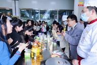金龍魚攜手營養(yǎng)師共筑健康長城，零反式脂肪食用油定義健康新標(biāo)準(zhǔn) 