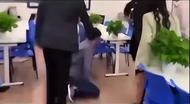 交行重慶分行一員工站工位上懸繩輕生