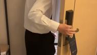 深圳一對情侶酒店開房遭兩男子闖入，酒店承認系工作失誤，已道歉賠償