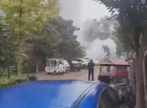 河南许昌一小区传出巨响 
居民称发生了爆炸 
当地回应：有人受伤，已送医治疗