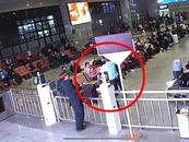 北京西站一男子醉酒滋事還襲警  酒醒后說“喝斷片了”