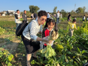 走进田园 “童”旅采摘