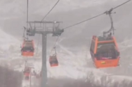 零下十幾度，游客被困纜車！河北一地文旅部門回應：滑雪場給予補償
