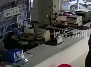 父亲去世30年 家中没留下照片 男子到派出所求助 “我们三兄弟怕忘了他的样子......”