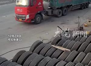 “再晚两秒就撞上了！”司机下车忘拉手刹，路边店老板狂奔跳上车帮忙