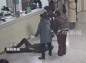男子在医院结算窗口突发晕厥倒地 医院财务科副科长紧急翻窗救人 这一跳 真帅！