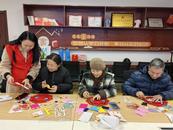 合肥双岗街道开展“巧手做挂饰 温暖迎新年”挂件制作活动