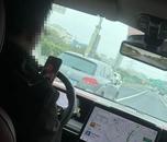 女子舉報丈夫邊開車邊刷美女視頻 福建泉州交警：記3分罰50元！