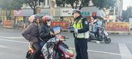 巢湖交警開展交通安全普法宣傳