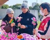 情暖冬日，爱满人间｜合肥庐州公园义卖手工花 传递温暖与希望 