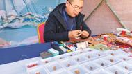 淮南退役軍人李傳福：免費(fèi)授課被夸贊 非遺“核雕”受青睞
