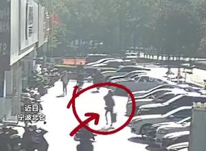 女子拖着行李箱取现138万 所幸民警及时拦下“这是亲戚结婚展示彩礼用的”原来竟是被“网恋对象”诈骗