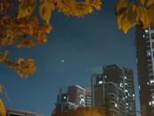 12月5日晚，合肥夜空出现金星伴月美丽天象