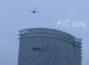俄罗斯喀山多处住宅楼遭无人机袭击，目前喀山机场已经关闭