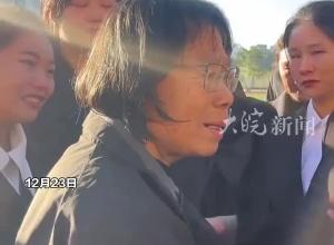 毕业生们回到母校看望张桂梅老师 欢声笑语中呈现的 是最美好的双向奔赴