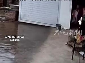 90岁老人烧柴取暖不慎引燃衣服，浑身是火蹒跚出门求救，孙女：老人冬天穿得多，等发现时火势已经无法控制