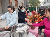 安庆市南水回族社区：腊八福粥传温情 翰墨飘香迎新春  