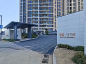 ﻿合肥一小区交付10多月大门仍未建成  物业回应：催促开发商尽快施工
