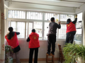 鳳凰山街道：關愛特扶家庭，打造整潔家園