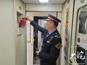 合肥客运段列车长刘干：35年春运路上的守护者