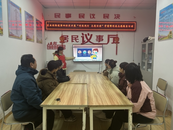 雪華鄉(xiāng)（宏業(yè)村街道）第四社區(qū)開展“科技同行 志愿活動(dòng)”學(xué)雷鋒科技志愿服務(wù)活動(dòng)