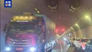 1.7公斤病重女嬰急救途中遇堵車 司機齊刷刷45°角轉向讓出生命通道
