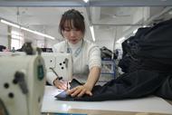 樅陽縣金社鎮：企業進村 百姓上崗
