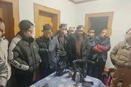 凌晨，銅陵警方帶走13人