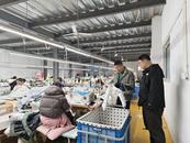 歙縣富堨鎮：檢查企業消防安全時刻緊繃安全生產這根弦  
