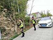 大風藍色預警下的公路衛士