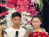 分別19年陳楊梅回家，一家八口拍下首張全家福