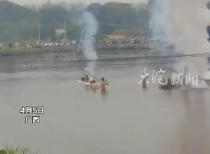 广西男子鱼塘中祭拜太婆当事人：岸上四五百人都是我家宗亲18周岁以上男丁，清明必须回