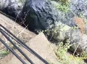 山西吕梁一地被曝污水直排黄河支流 部门回应：不是工业废水 执法队已前往现场进行抢修
