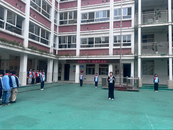 鳳二小教育集團(tuán)舉行“書香潤心靈 閱讀伴成長”主題升旗儀式