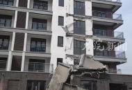 山東威海一住宅樓多個樓層陽臺脫落 當地回應：無人入住 正在組織人員進行安全排查