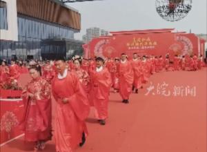 蚌埠百对新人
同一天定下相守之约