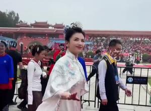 妈祖诞辰1065周年 演员刘涛为妈祖献上寿桃 曾主演电视剧《妈祖》广受好评