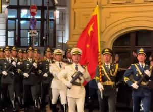 中国人民解放军仪仗司礼大队参加俄阅兵仪式彩排，中国排面亮相莫斯科！