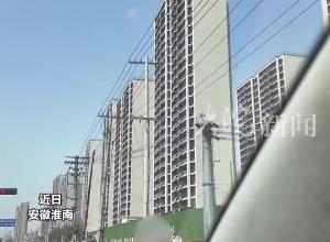 少年无证无牌驾驶改装电动摩托车，淮南交警及时拦停，耐心劝导，并依法暂扣车辆