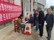 楊廟鎮(zhèn)田湖村：免費發(fā)放農(nóng)藥，助力鄉(xiāng)村振興