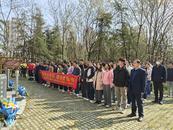 合肥“小铺头烈士墓”：清明节前夕100多人祭扫缅怀先烈