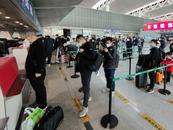  “五一”假期临近 多地机票、火车票打折 错峰出游更划算