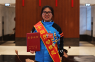 外卖员首次当选全国劳模，饿了么三位蓝骑士“社区侠”人民大会堂获表彰