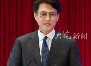 靳東又多新身份！獲聘國家大劇院藝委會委員 “既然受領了這份榮譽 一定會挑起一份擔當”
